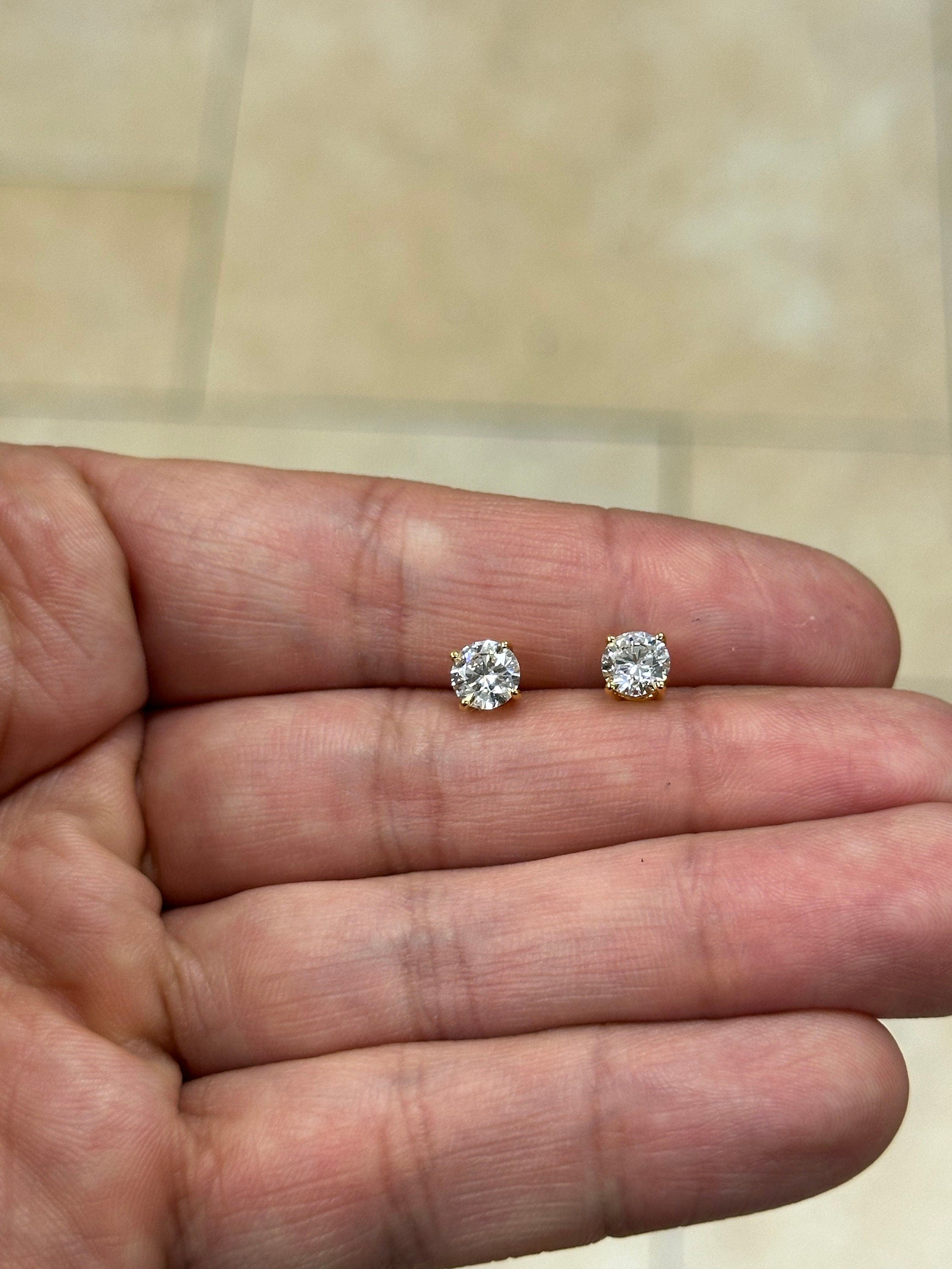 IGI Certified 14k Yellow Gold Lab Grown Diamond Studs 1.50 Carats DE VS1, Screw Back, Diamond Studs, Round Diamond Stud Earrings Unisex